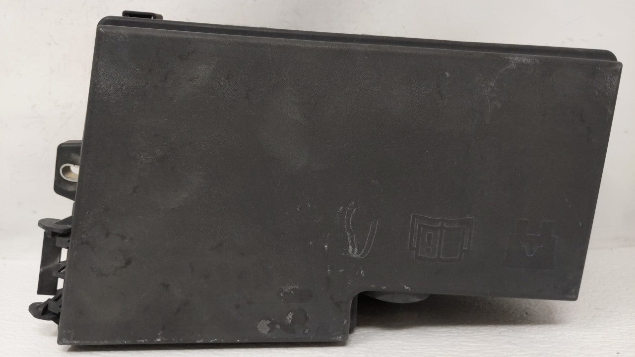 2013-2016 Ford Escape Fusebox Fuse Box Panel Relay Module P/N:AV6T-14A142-AB AVGT-14A076-AB Fits Fits 2013 2014 2015 2016 OE
