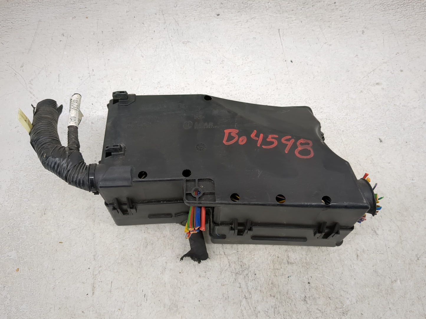 2013-2016 Ford Escape Fusebox Fuse Box Panel Relay Module P/N:AV6T-14A142-AB AVGT-14A076-AB Fits Fits 2013 2014 2015 2016 OE