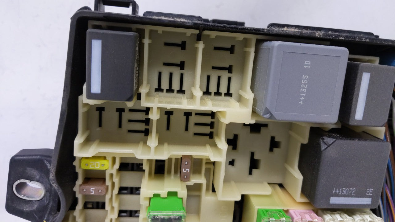 2013-2016 Ford Escape Fusebox Fuse Box Panel Relay Module P/N:AV6T-14A142-AB AVGT-14A076-AB Fits Fits 2013 2014 2015 2016 OE