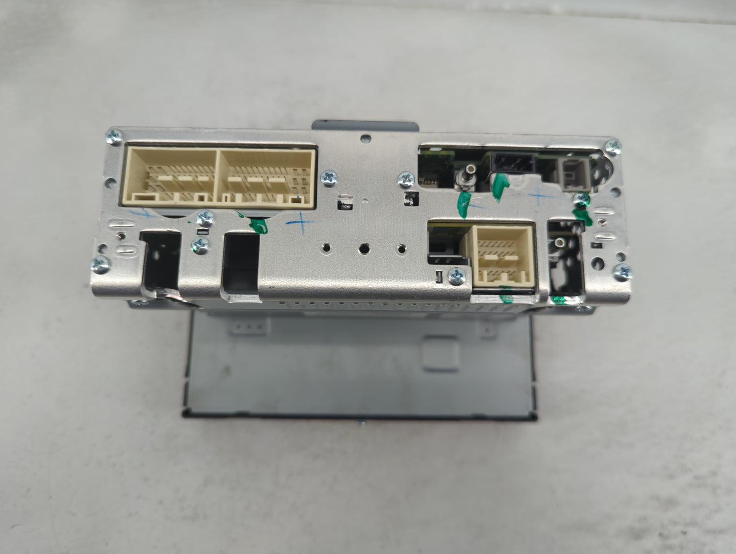 2013-2015 Ford Escape Radio AM FM Cd Player Receiver Replacement P/N:96160-J0000URD Fits Fits 2013 2014 2015 OEM Used Auto P