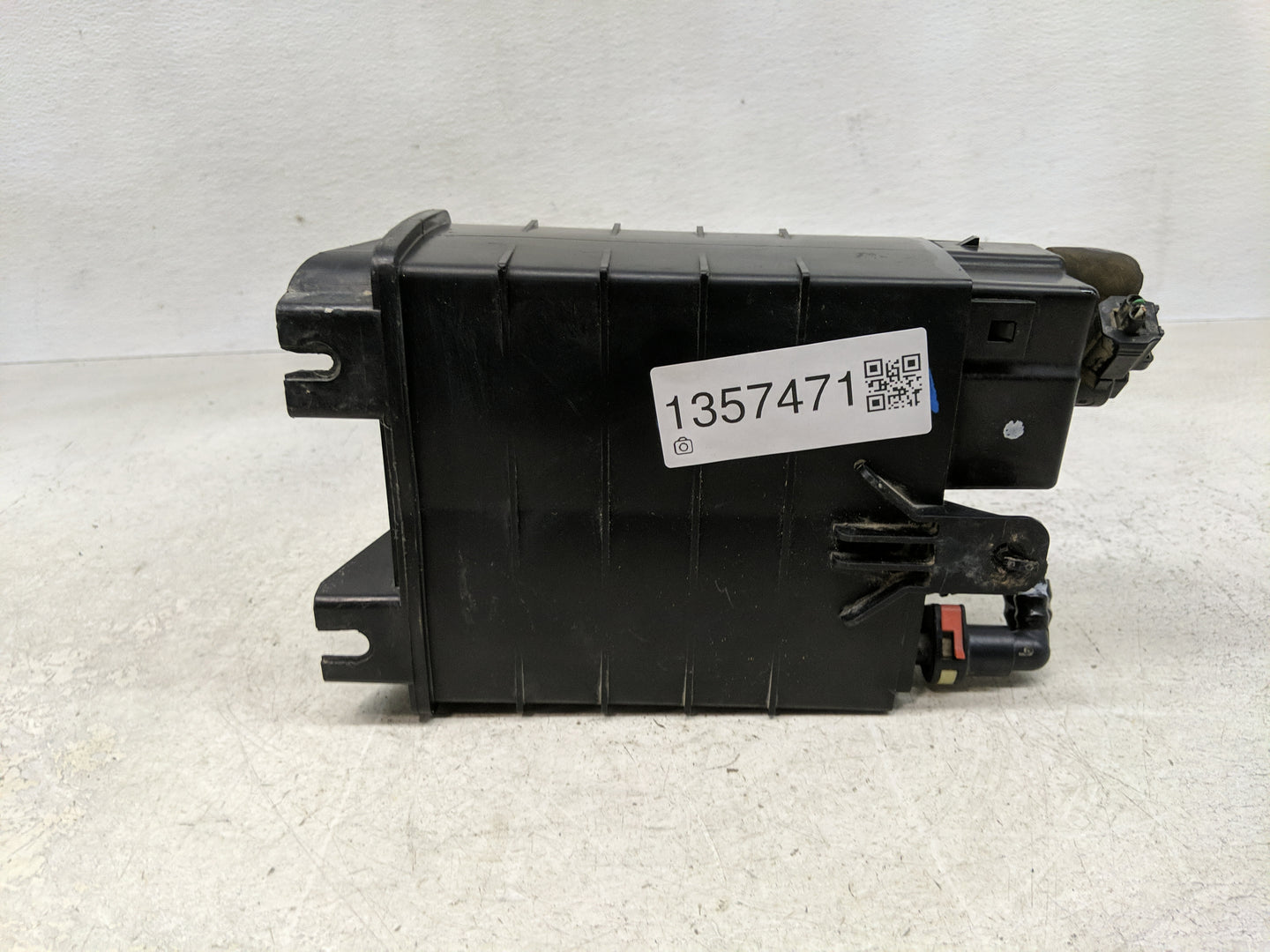2014 Ford Escape Fuel Vapor Charcoal Canister 1357471 - Oemusedautoparts1.com