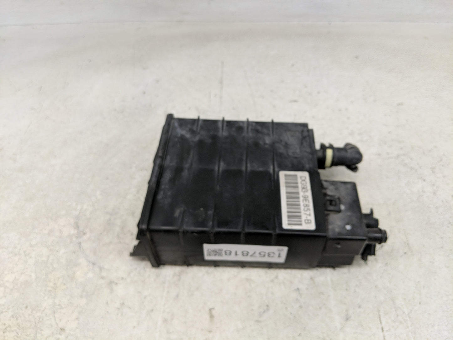 2014 Ford Escape Fuel Vapor Charcoal Canister 1357818 - Oemusedautoparts1.com
