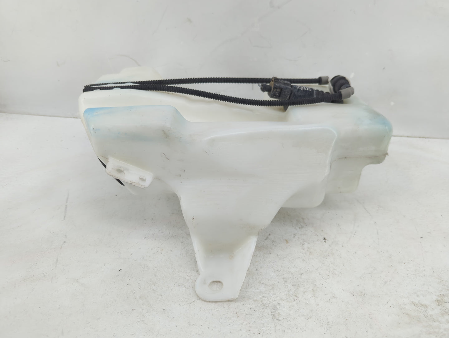 2013-2014 Ford Escape Windshield Washer Fluid Reservoir Bottle Oem - Oemusedautoparts1.com
