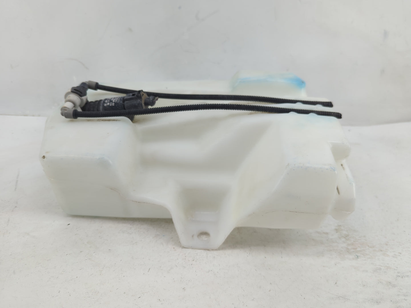 2013-2014 Ford Escape Windshield Washer Fluid Reservoir Bottle Oem - Oemusedautoparts1.com