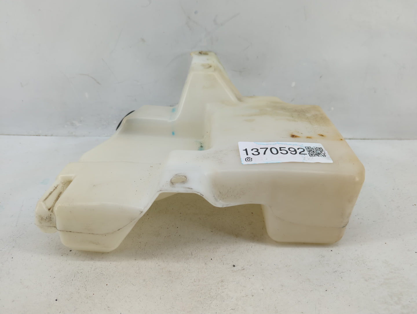 2013-2014 Ford Escape Windshield Washer Fluid Reservoir Bottle Oem - Oemusedautoparts1.com