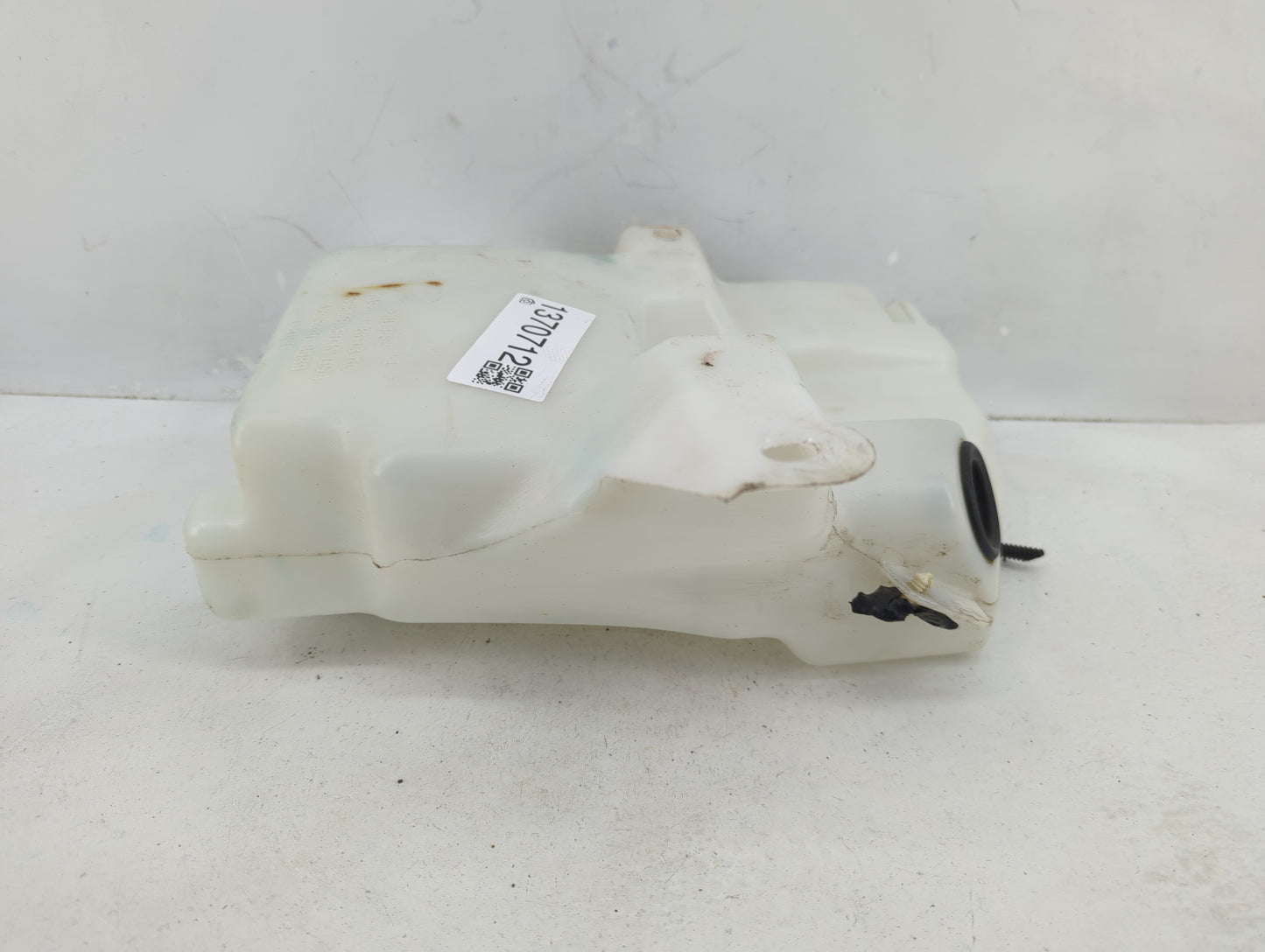 2013-2014 Ford Escape Windshield Washer Fluid Reservoir Bottle Oem - Oemusedautoparts1.com