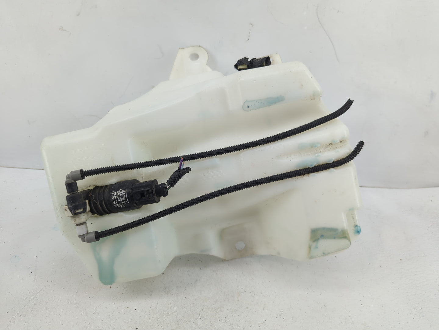 2013-2014 Ford Escape Windshield Washer Fluid Reservoir Bottle Oem - Oemusedautoparts1.com