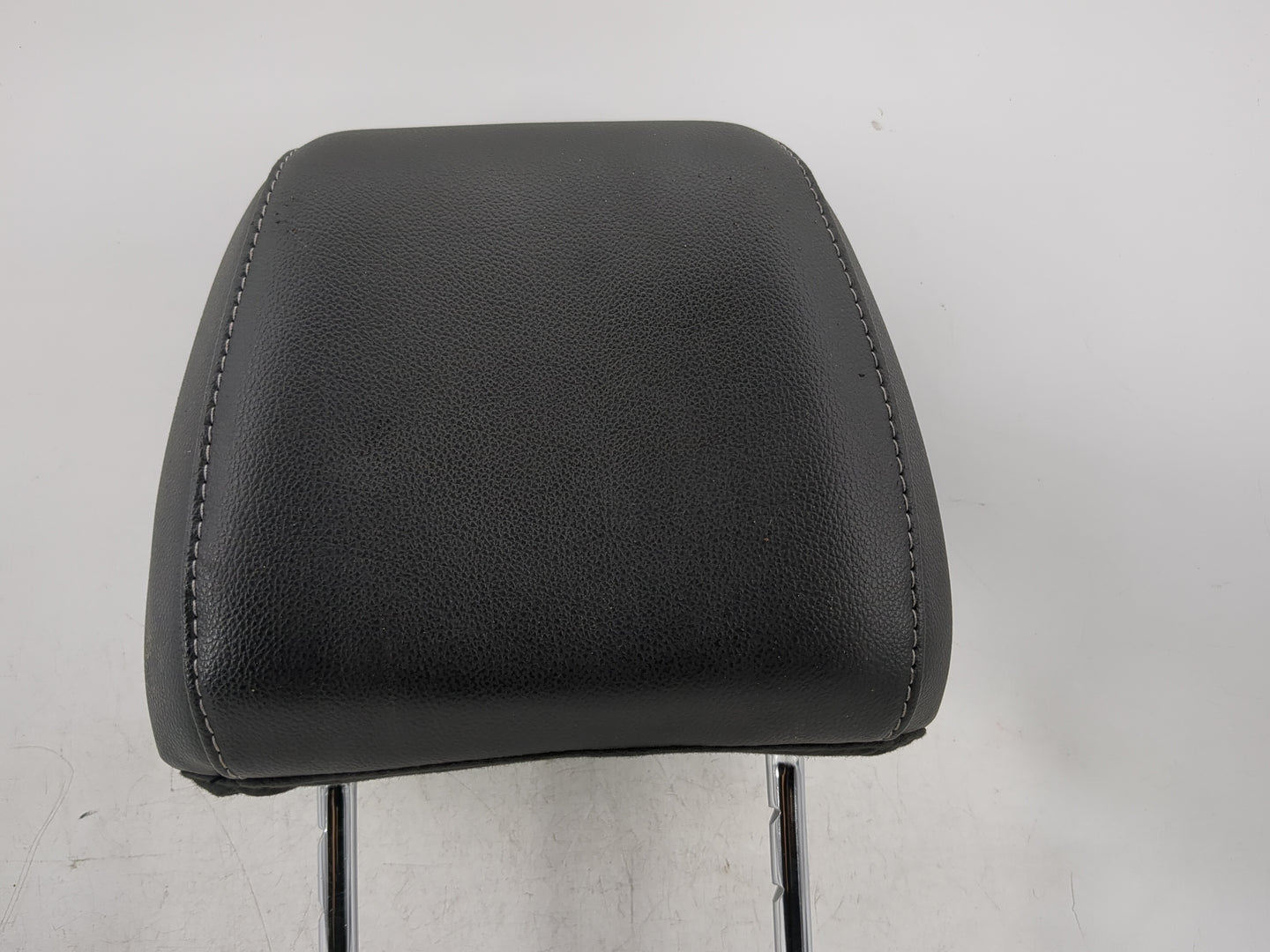 2013-2015 Ford Escape Headrest Head Rest Front Driver Passenger Seat Fits Fits 2013 2014 2015 OEM Used Auto Parts - Oemuseda