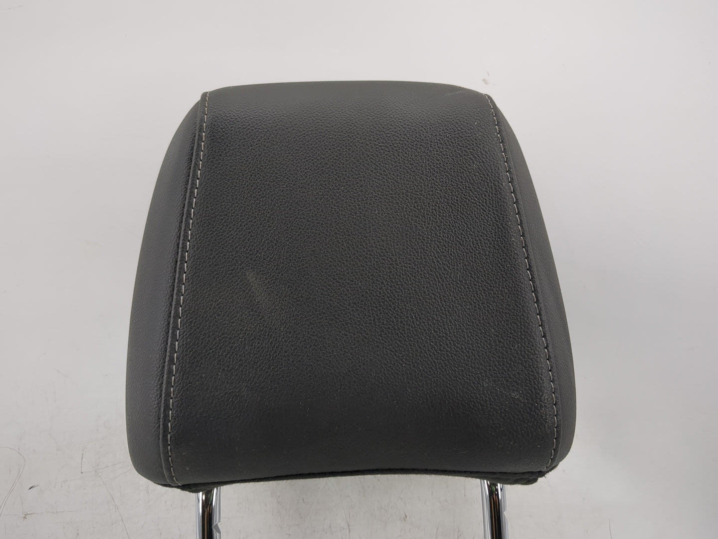 2013-2015 Ford Escape Headrest Head Rest Front Driver Passenger Seat Fits Fits 2013 2014 2015 OEM Used Auto Parts - Oemuseda