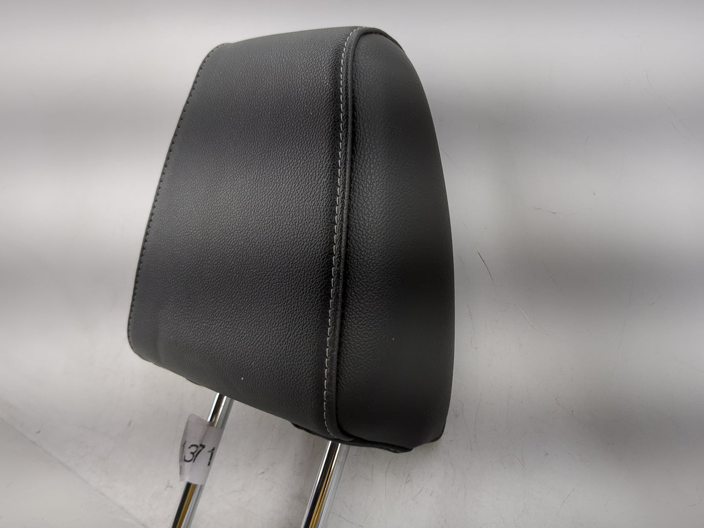 2013-2015 Ford Escape Headrest Head Rest Rear Seat Fits Fits 2013 2014 2015 OEM Used Auto Parts - Oemusedautoparts1.com