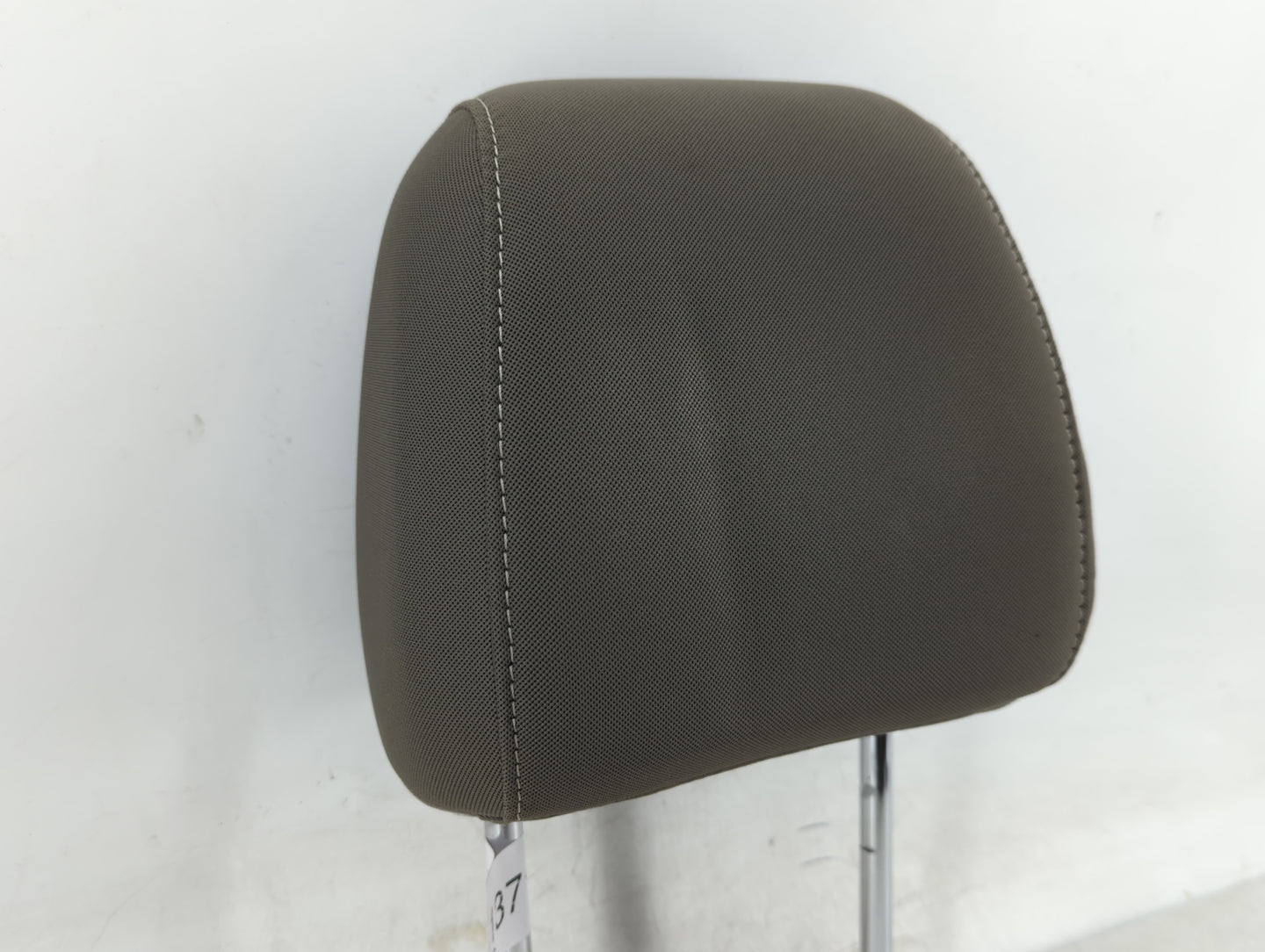 2013-2015 Ford Escape Headrest Head Rest Front Driver Passenger Seat Fits Fits 2013 2014 2015 OEM Used Auto Parts - Oemuseda