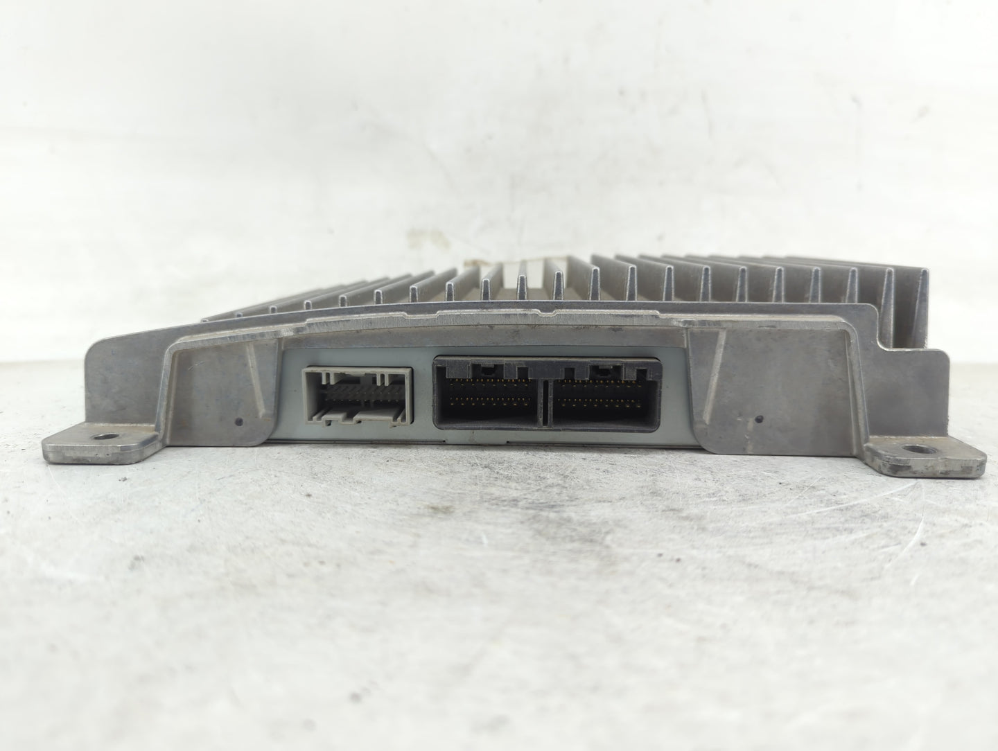 2013-2014 Ford Escape Radio Speaker Amplifier Ct4t-18b849-ag - Oemusedautoparts1.com