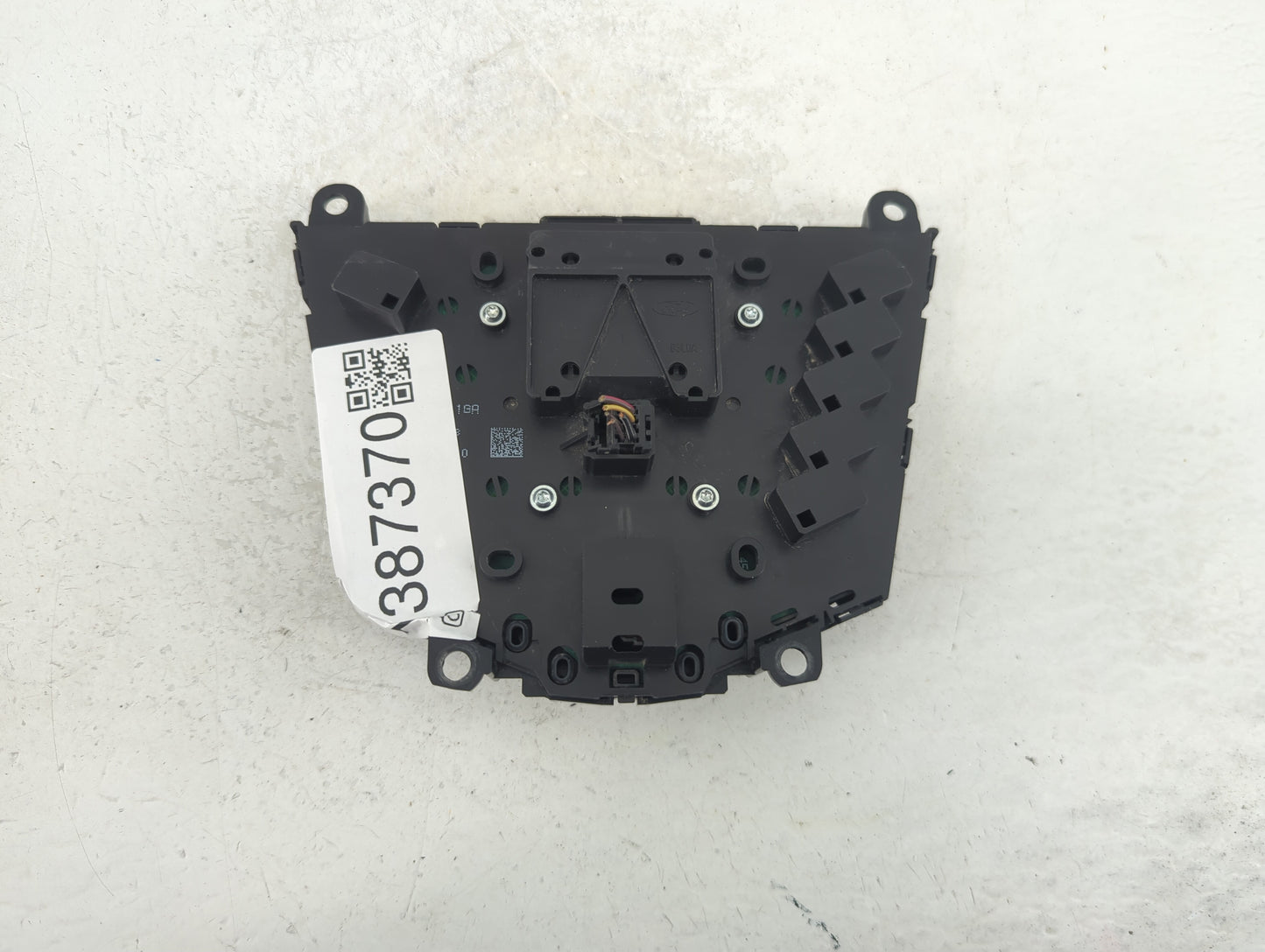 2014 Ford Escape Radio AM FM Cd Player Receiver Replacement P/N:JM5T-18D818-BA Fits OEM Used Auto Parts - Oemusedautoparts1.