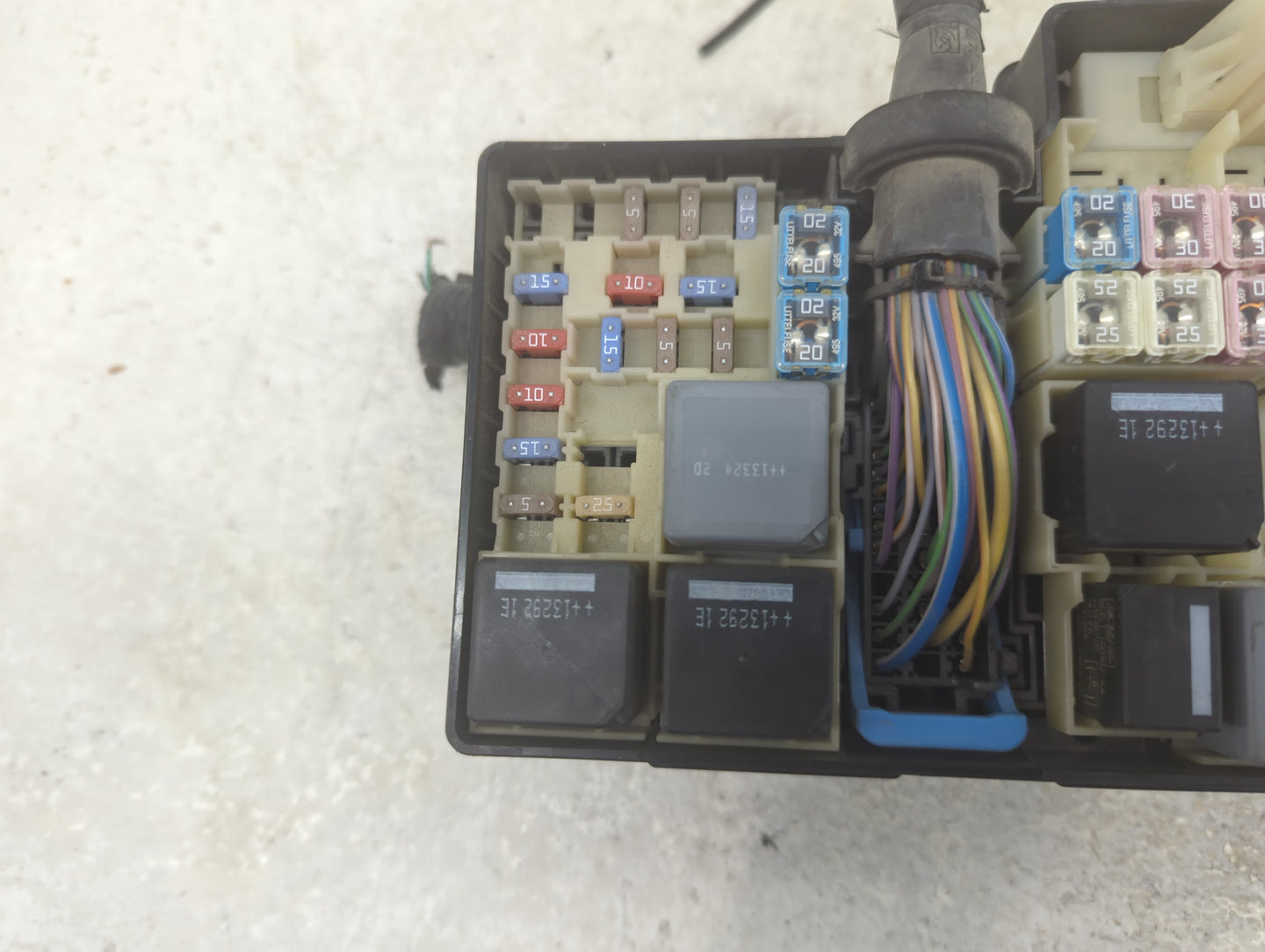 2013-2016 Ford Escape Fusebox Fuse Box Panel Relay Module P/N:AV6T-14A142-AB Fits Fits 2013 2014 2015 2016 OEM Used Auto Par
