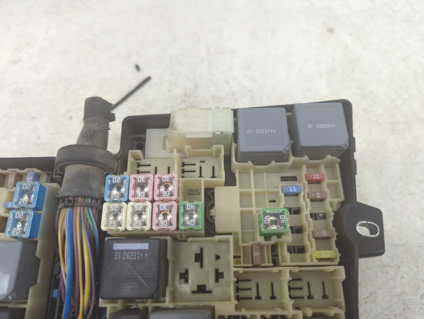 2013-2016 Ford Escape Fusebox Fuse Box Panel Relay Module P/N:AV6T-14A142-AB Fits Fits 2013 2014 2015 2016 OEM Used Auto Par
