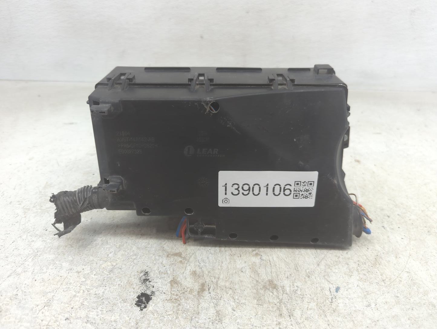 2013-2016 Ford Escape Fusebox Fuse Box Panel Relay Module P/N:AV6T-14A142-AB Fits Fits 2013 2014 2015 2016 OEM Used Auto Par