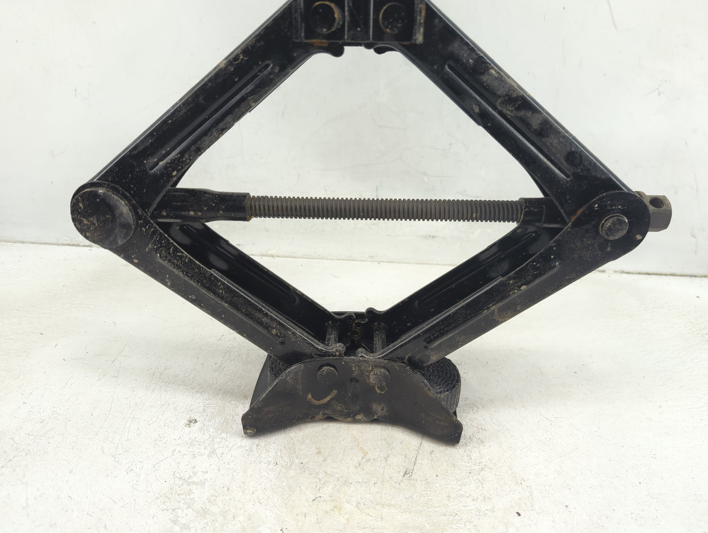 2014 Ford Escape Spare Scissor Car Jack - Oemusedautoparts1.com