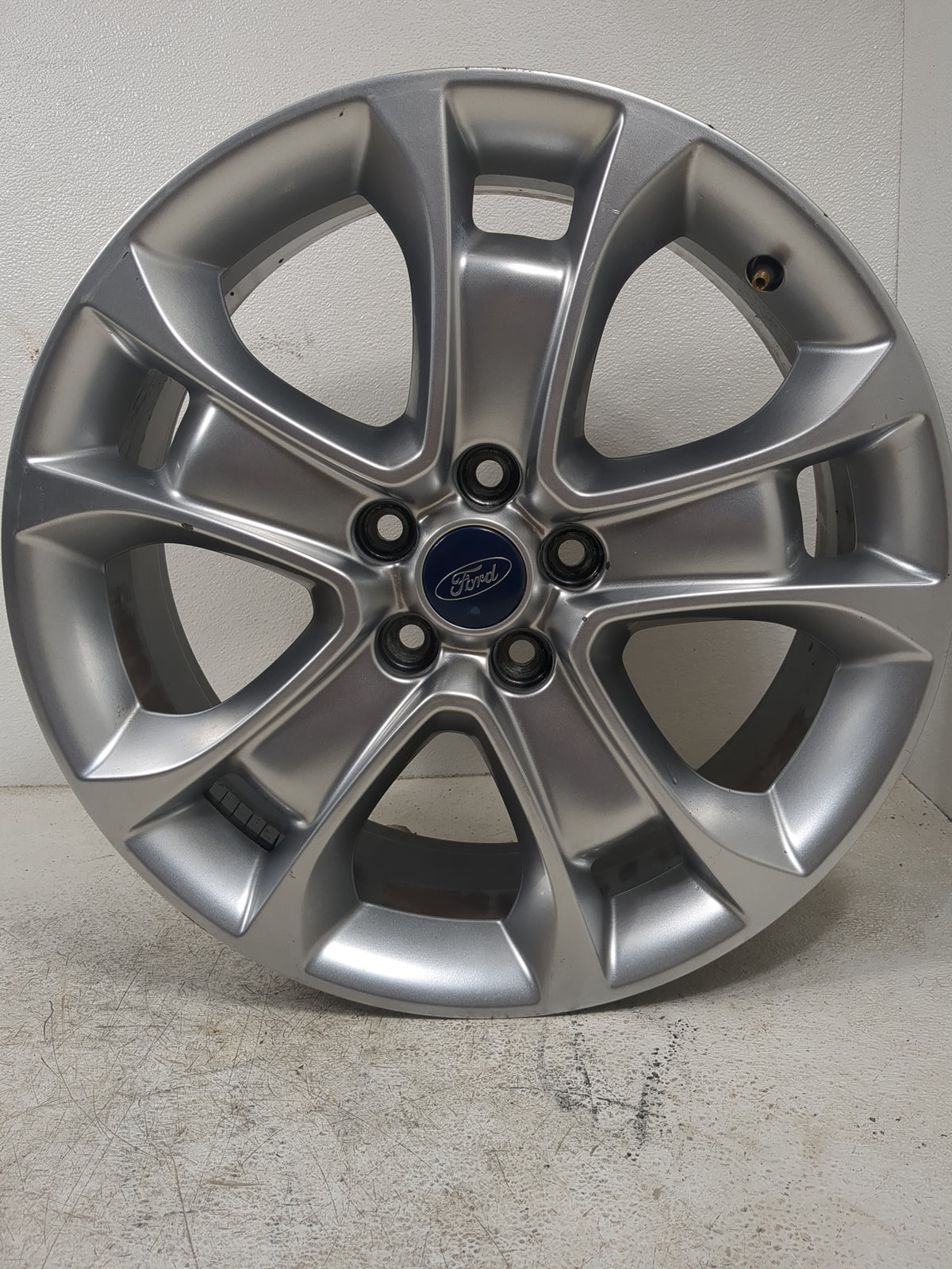 2013-2016 Ford Escape Oem Wheel Rim 1397360 - Oemusedautoparts1.com