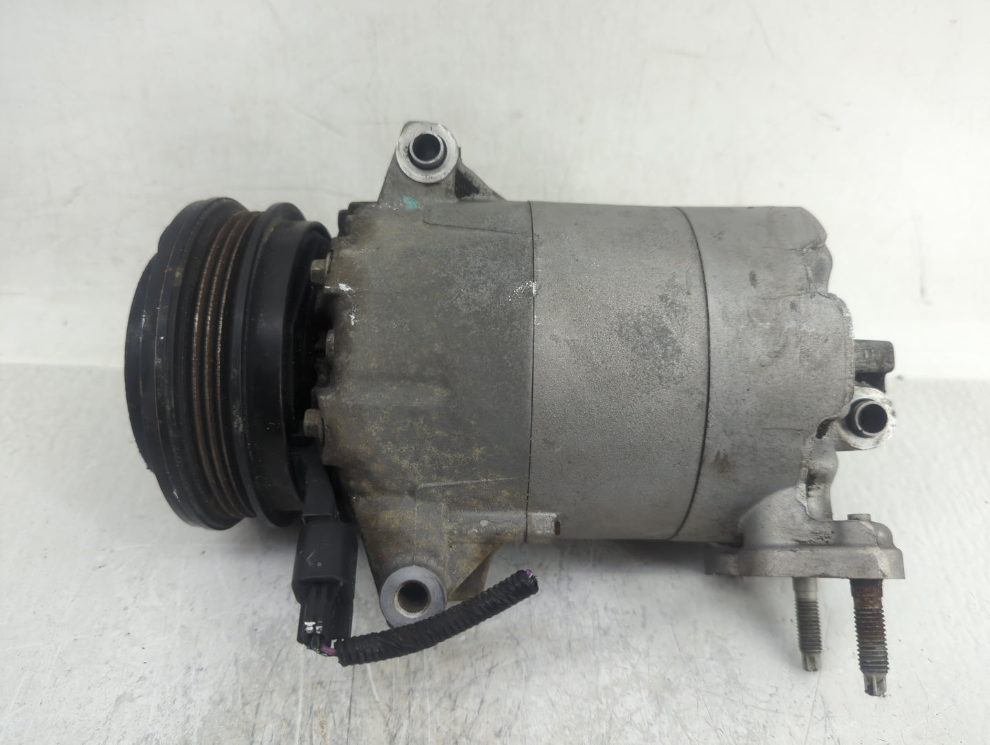 2013-2016 Ford Escape Air Conditioning A/c Ac Compressor Oem - Oemusedautoparts1.com