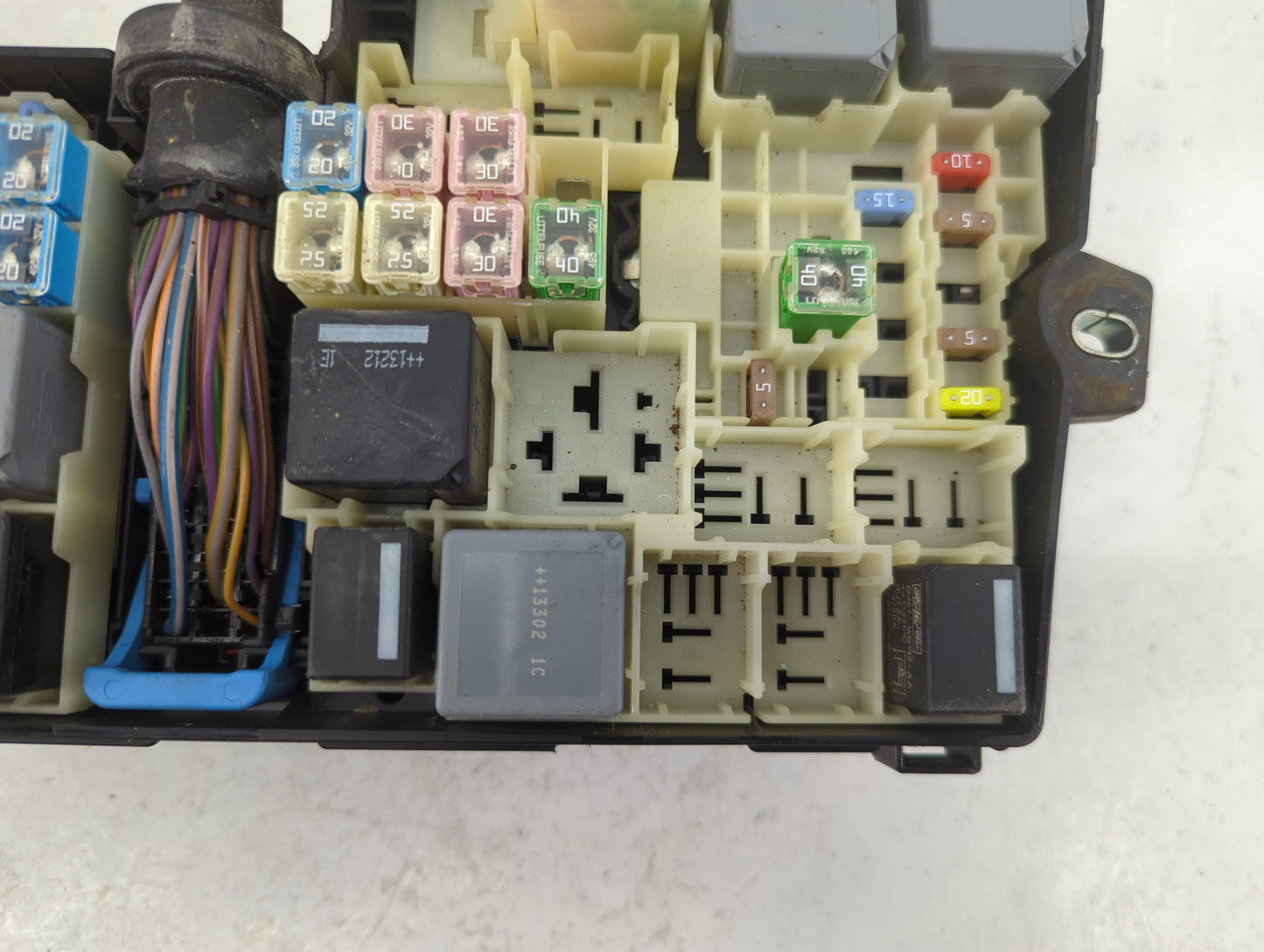 2013-2016 Ford Escape Fusebox Fuse Box Panel Relay Module P/N:AV6T-14A067-AC Fits Fits 2013 2014 2015 2016 OEM Used Auto Par