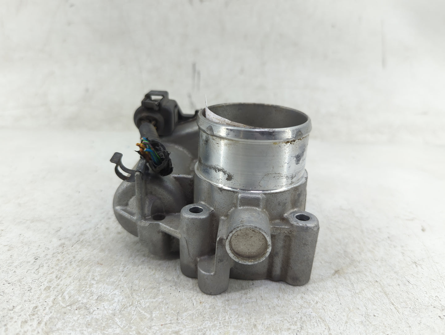 2013-2016 Ford Escape Throttle Body P/N:7S7G-9F991-CA 0280750535 Fits Fits 2013 2014 2015 2016 2017 2018 2019 OEM Used Auto 