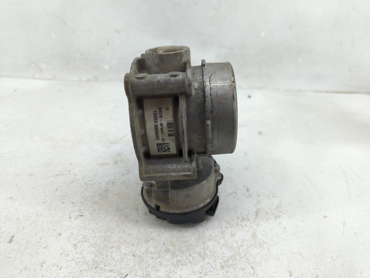 2013-2022 Ford Escape Throttle Body P/N:DS7E-9F991-AF Fits Fits 2013 2014 2015 2016 2017 2018 2019 2020 2021 2022 OEM Used A