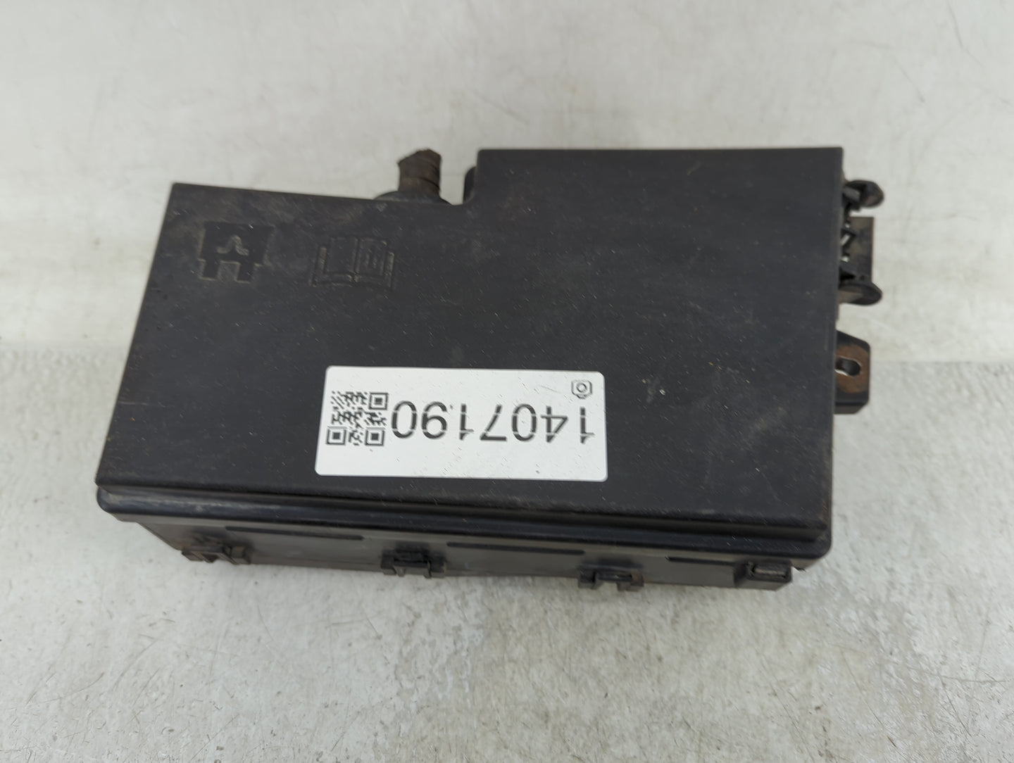 2013-2016 Ford Escape Fusebox Fuse Box Panel Relay Module P/N:E02345500 AV6T-14A067-AD Fits Fits 2013 2014 2015 2016 OEM Use