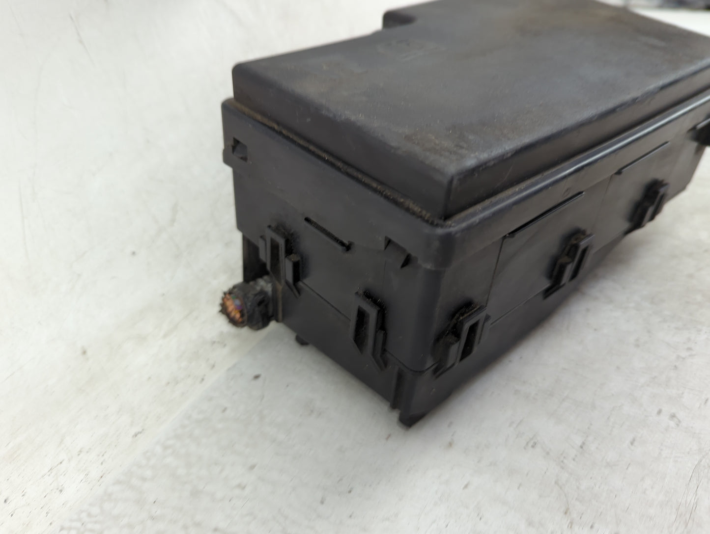 2013-2016 Ford Escape Fusebox Fuse Box Panel Relay Module P/N:AV6T-14A067-AD Fits Fits 2013 2014 2015 2016 OEM Used Auto Par