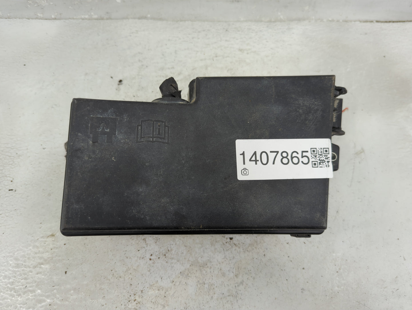 2013-2016 Ford Escape Fusebox Fuse Box Panel Relay Module P/N:21090 000 001 19197 000 001 Fits Fits 2013 2014 2015 2016 OEM 