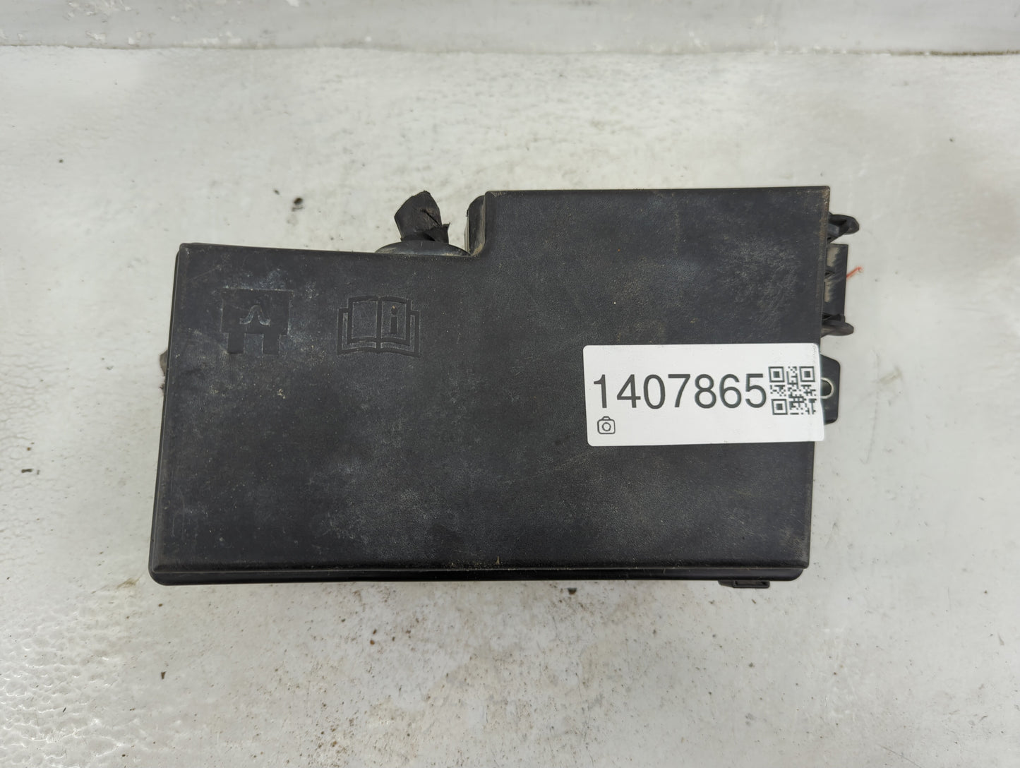 2013-2016 Ford Escape Fusebox Fuse Box Panel Relay Module P/N:21090 000 001 19197 000 001 Fits Fits 2013 2014 2015 2016 OEM 