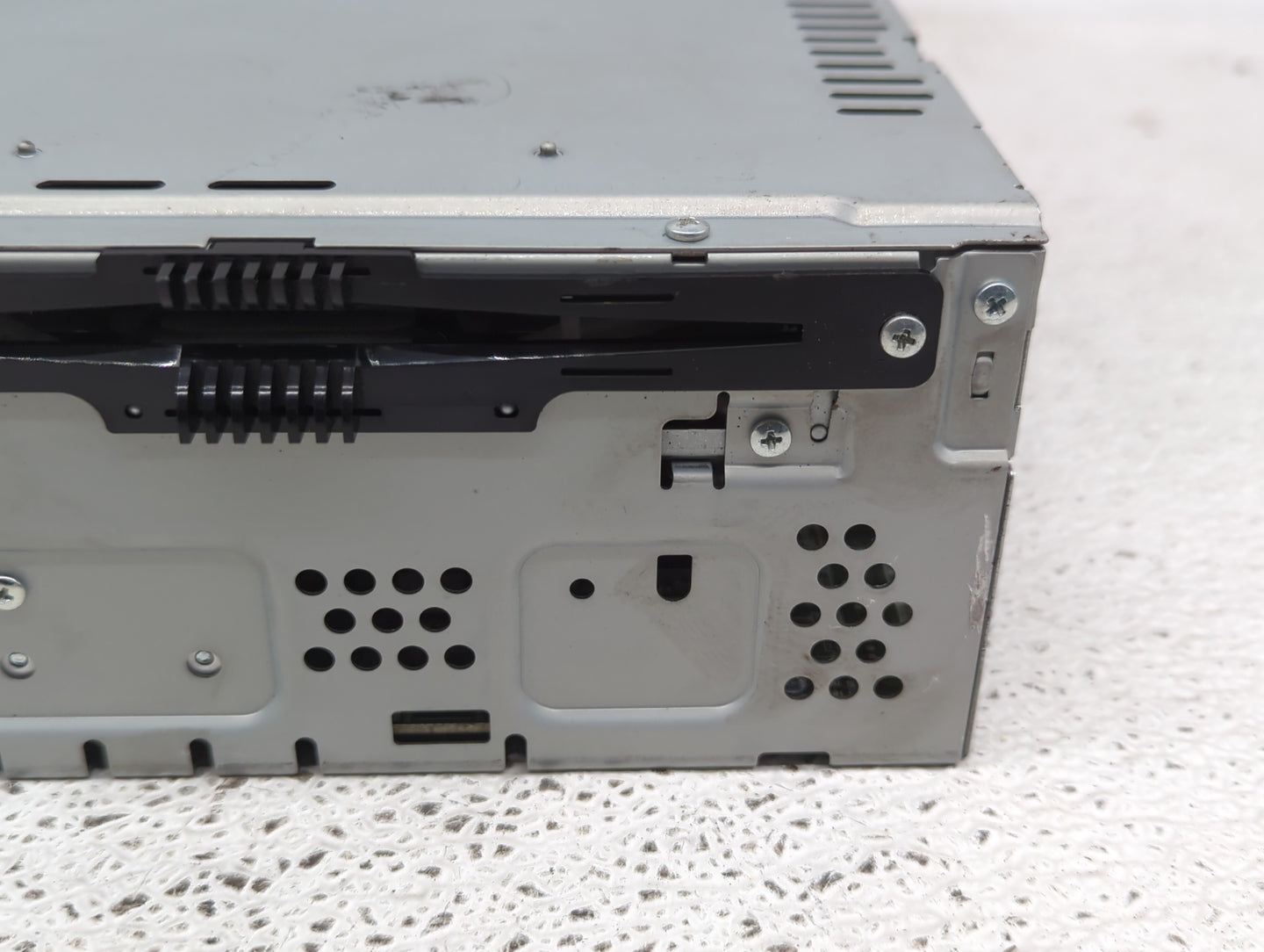 2013-2015 Ford Escape Radio AM FM Cd Player Receiver Replacement P/N:CJ5T-19C107-DH Fits Fits 2013 2014 2015 OEM Used Auto P