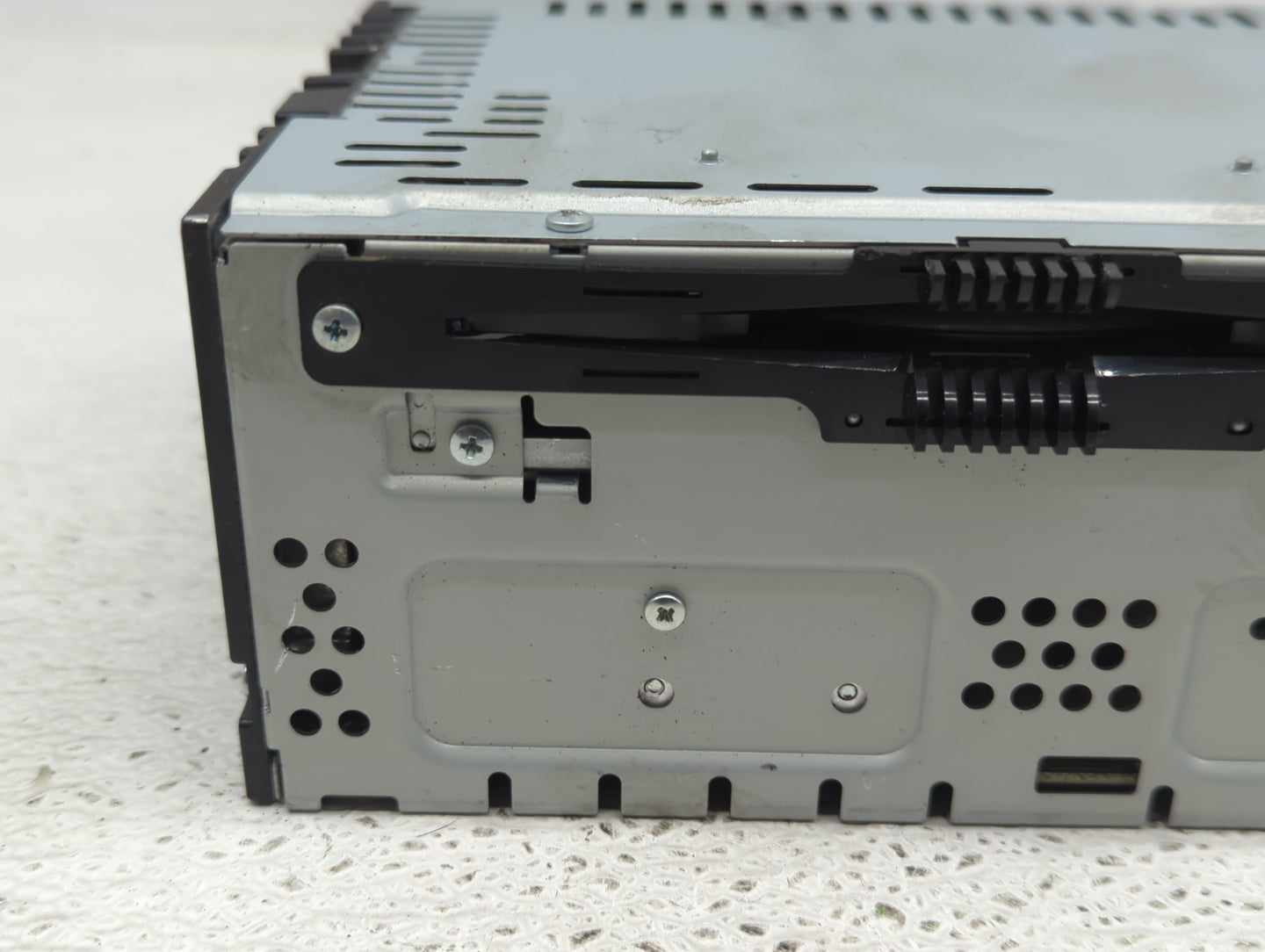 2013-2015 Ford Escape Radio AM FM Cd Player Receiver Replacement P/N:CJ5T-19C107-DH Fits Fits 2013 2014 2015 OEM Used Auto P