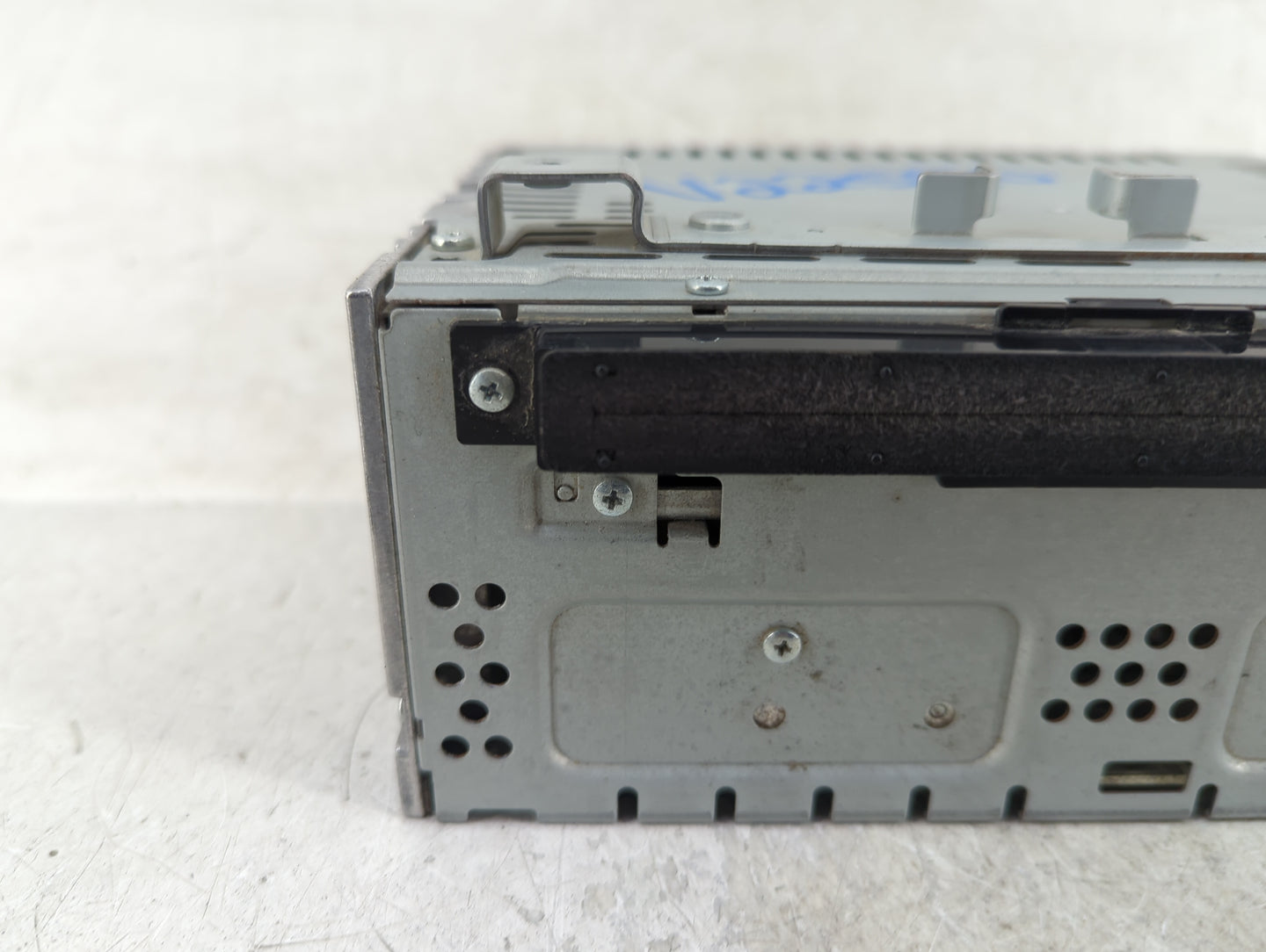 2013-2015 Ford Escape Radio AM FM Cd Player Receiver Replacement Fits Fits 2013 2014 2015 OEM Used Auto Parts - Oemusedautop
