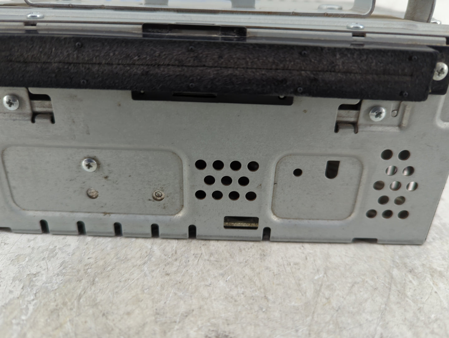 2013-2015 Ford Escape Radio AM FM Cd Player Receiver Replacement Fits Fits 2013 2014 2015 OEM Used Auto Parts - Oemusedautop