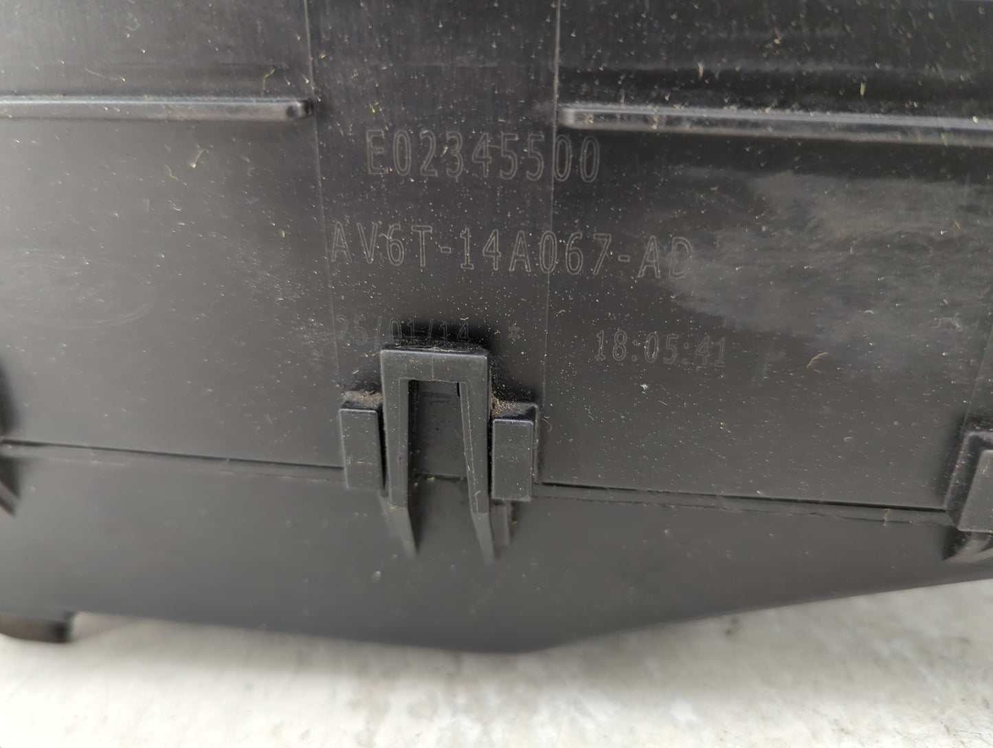2013-2016 Ford Escape Fusebox Fuse Box Panel Relay Module P/N:E02345500 AV6T-14A067-AD Fits Fits 2013 2014 2015 2016 OEM Use