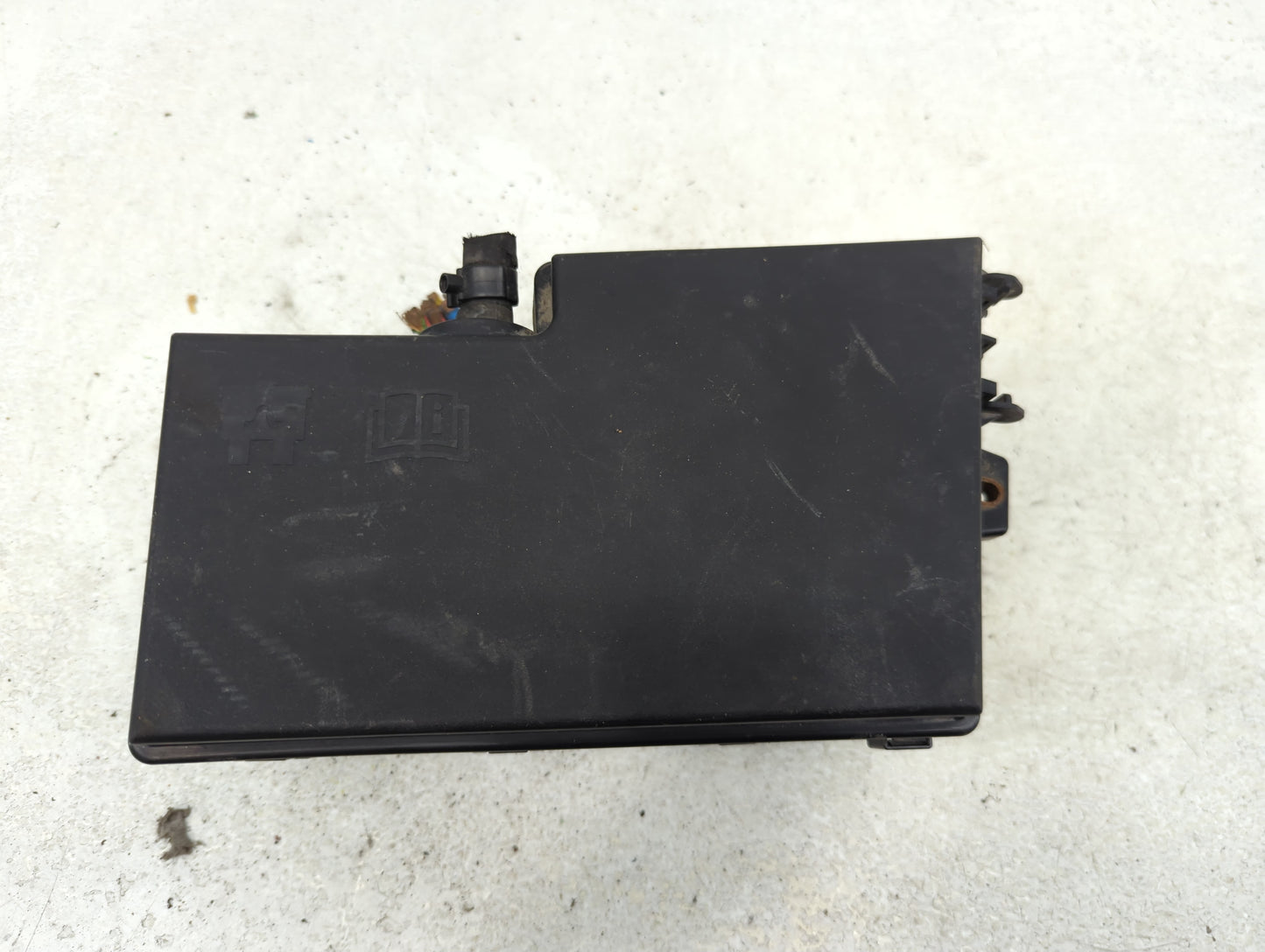 2013-2016 Ford Escape Fusebox Fuse Box Panel Relay Module P/N:AV6T-14A076-AB 19197 000 001 Fits Fits 2013 2014 2015 2016 OEM