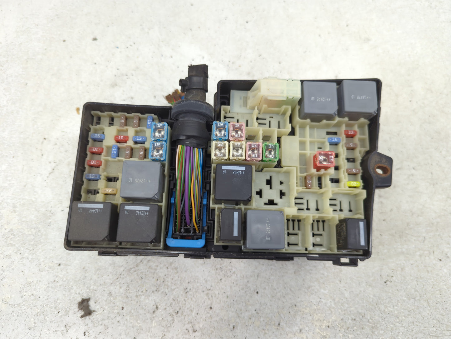 2013-2016 Ford Escape Fusebox Fuse Box Panel Relay Module P/N:AV6T-14A076-AB 19197 000 001 Fits Fits 2013 2014 2015 2016 OEM