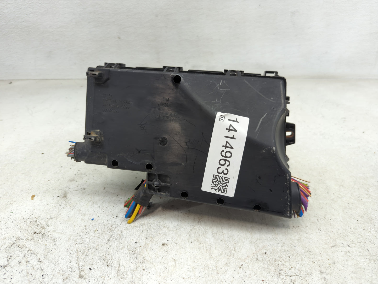 2013-2016 Ford Escape Fusebox Fuse Box Panel Relay Module P/N:AV6T-14A076-AB 19197 000 001 Fits Fits 2013 2014 2015 2016 OEM