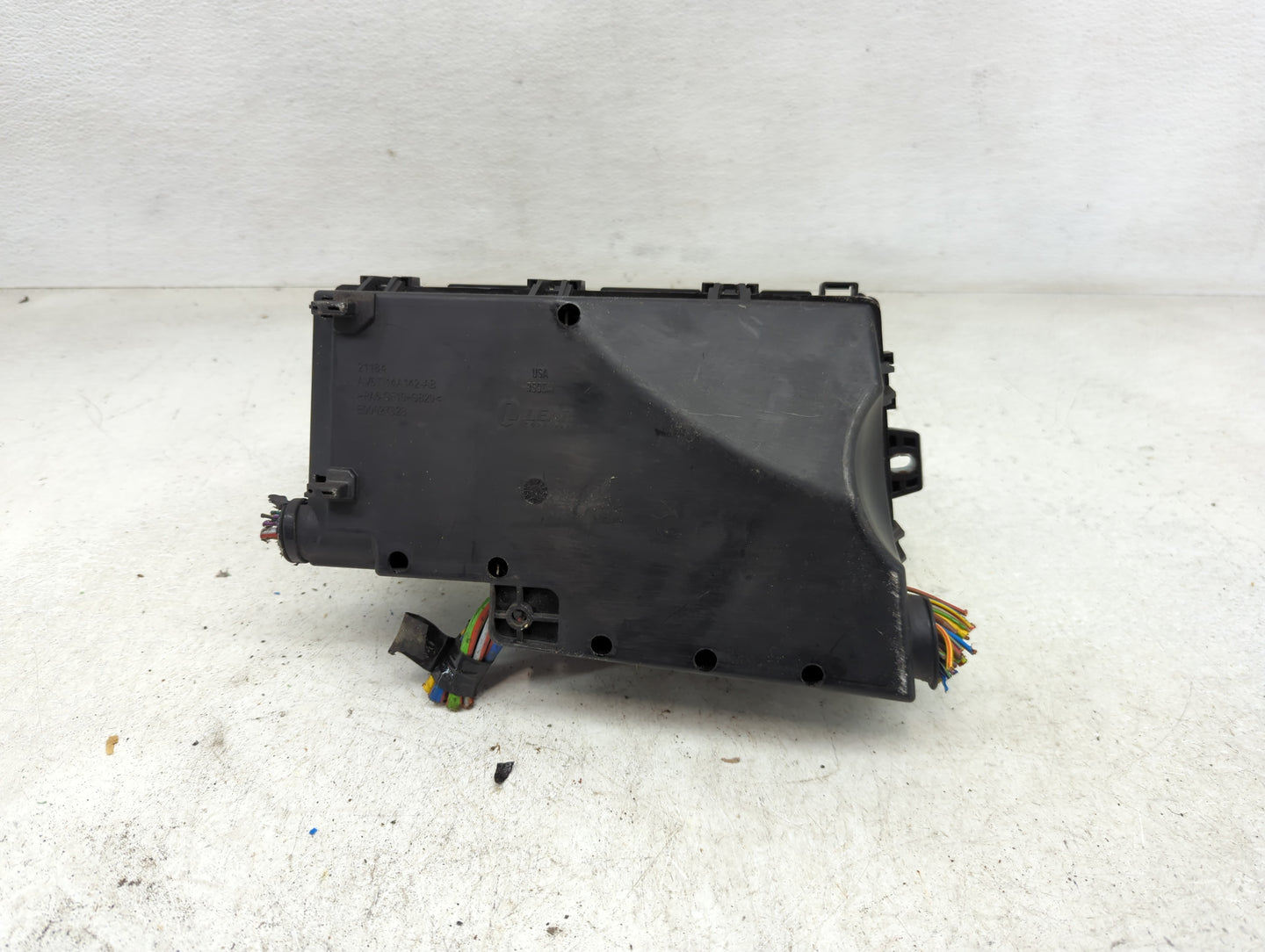 2013-2016 Ford Escape Fusebox Fuse Box Panel Relay Module P/N:AV6T-14A076-AB 19197 000 001 Fits Fits 2013 2014 2015 2016 OEM