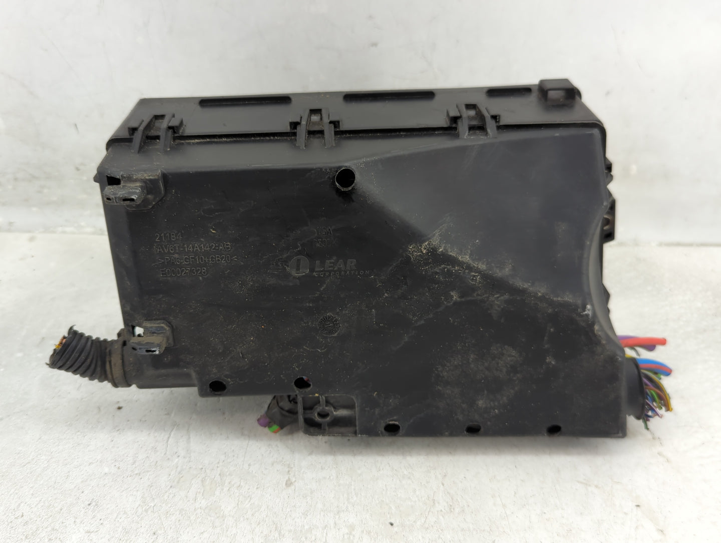 2013-2016 Ford Escape Fusebox Fuse Box Panel Relay Module P/N:AV6T-14A076-AB 19197 000 001 Fits Fits 2013 2014 2015 2016 OEM