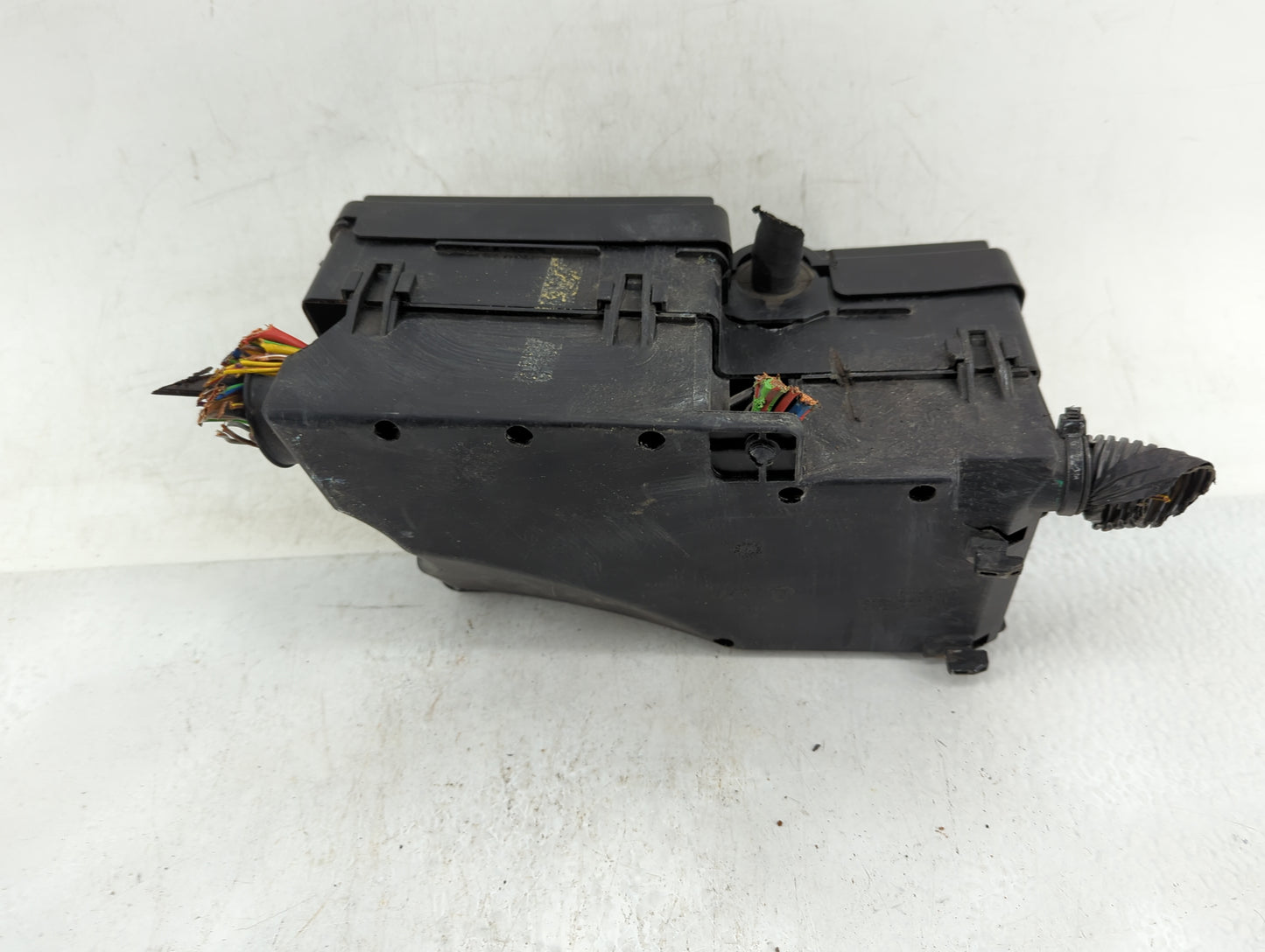 2013-2016 Ford Escape Fusebox Fuse Box Panel Relay Module P/N:AV6T-14A067-AC Fits Fits 2013 2014 2015 2016 OEM Used Auto Par