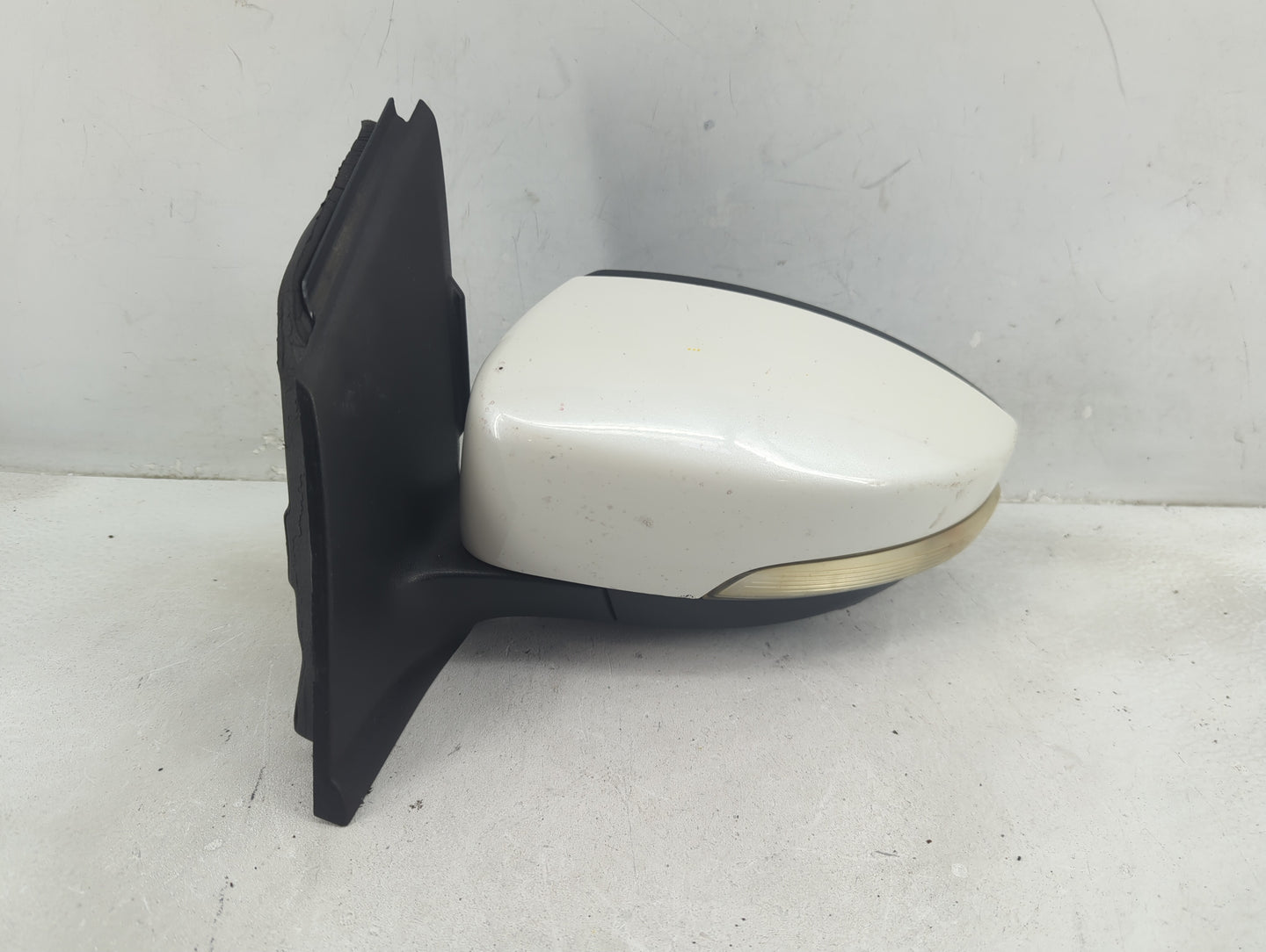 2013-2016 Ford Escape Driver Side View Mirror - Left Door Mirror OEM Used - Oemusedautoparts1.com