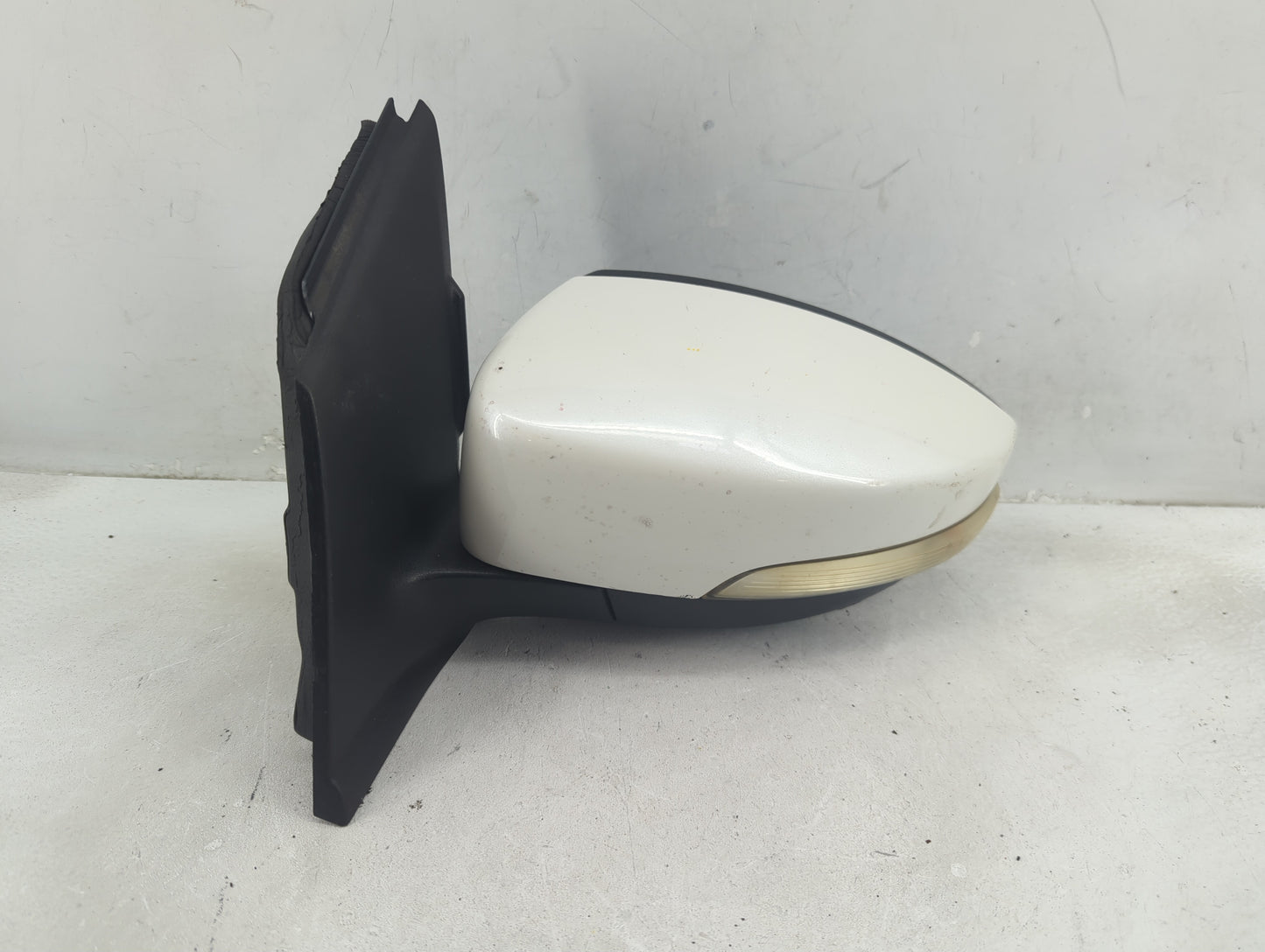 2013-2016 Ford Escape Driver Side View Mirror - Left Door Mirror OEM Used - Oemusedautoparts1.com