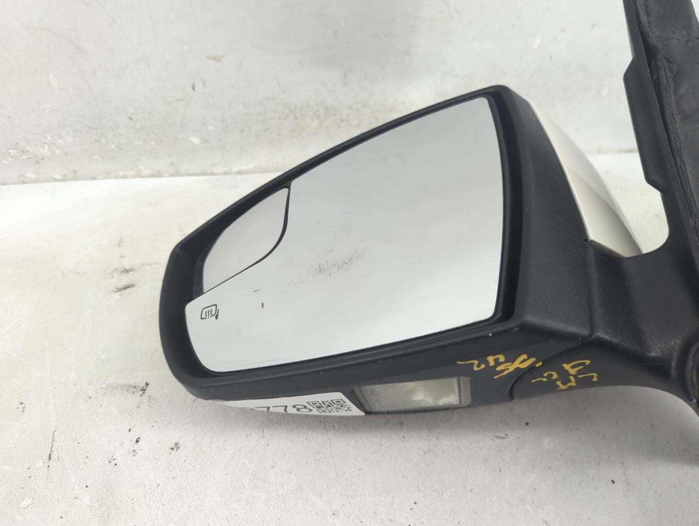 2013-2016 Ford Escape Driver Side View Mirror - Left Door Mirror OEM Used - Oemusedautoparts1.com