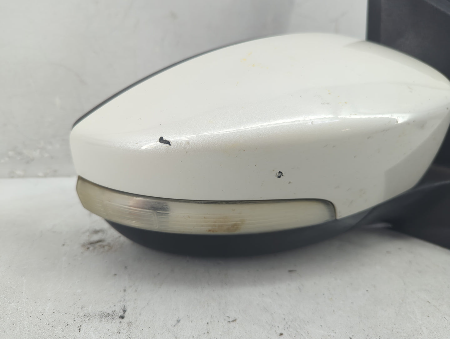 2013-2016 Ford Escape Passenger Side View Mirror - Right Door Mirror OEM Used - Oemusedautoparts1.com