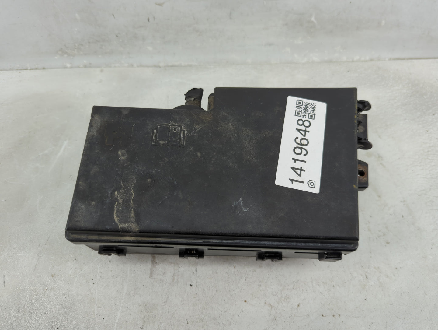 2013-2016 Ford Escape Fusebox Fuse Box Panel Relay Module P/N:AV6T-14A142-AB AV6T-14A076-AB Fits Fits 2013 2014 2015 2016 OE