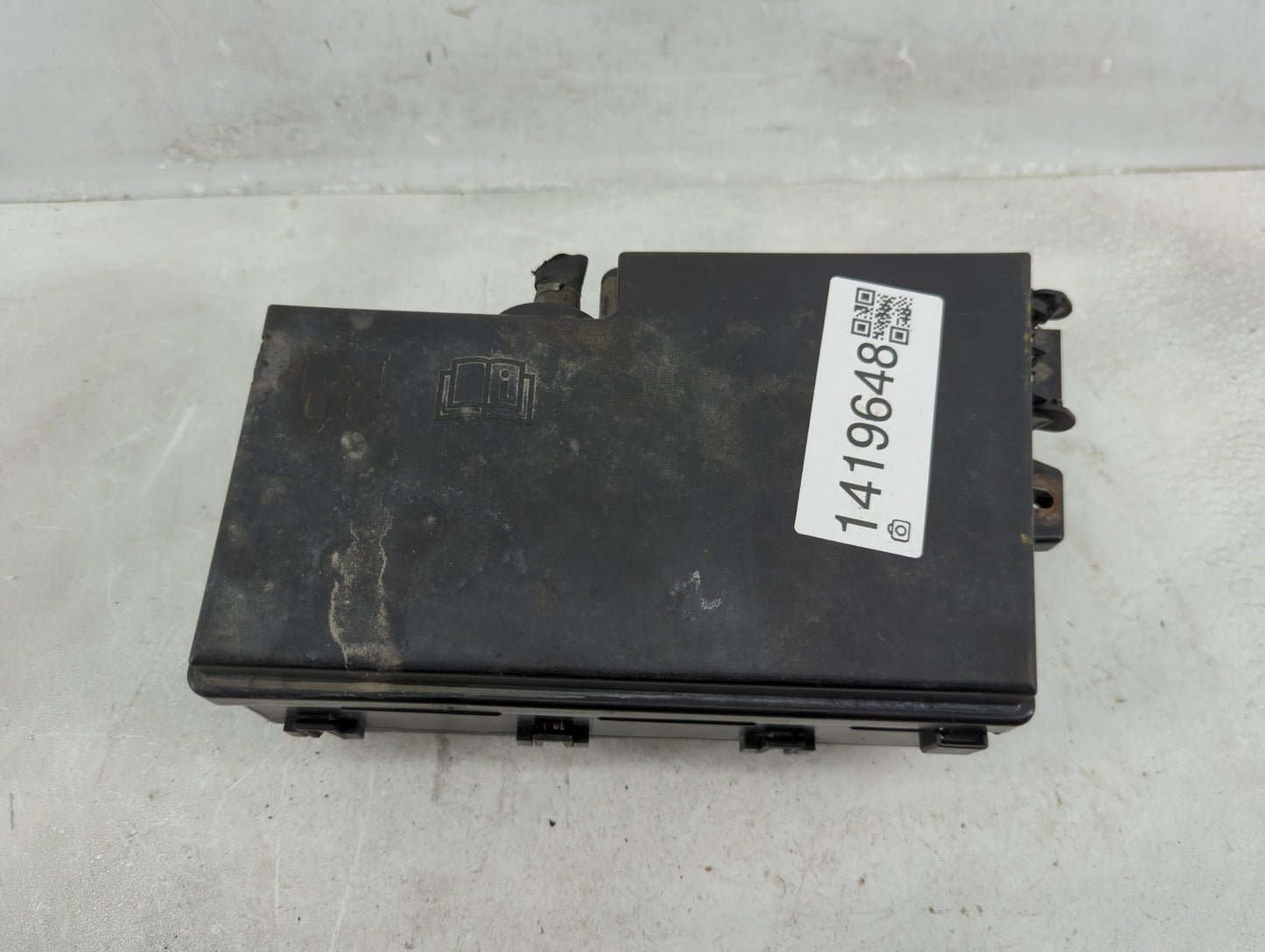 2013-2016 Ford Escape Fusebox Fuse Box Panel Relay Module P/N:AV6T-14A142-AB AV6T-14A076-AB Fits Fits 2013 2014 2015 2016 OE
