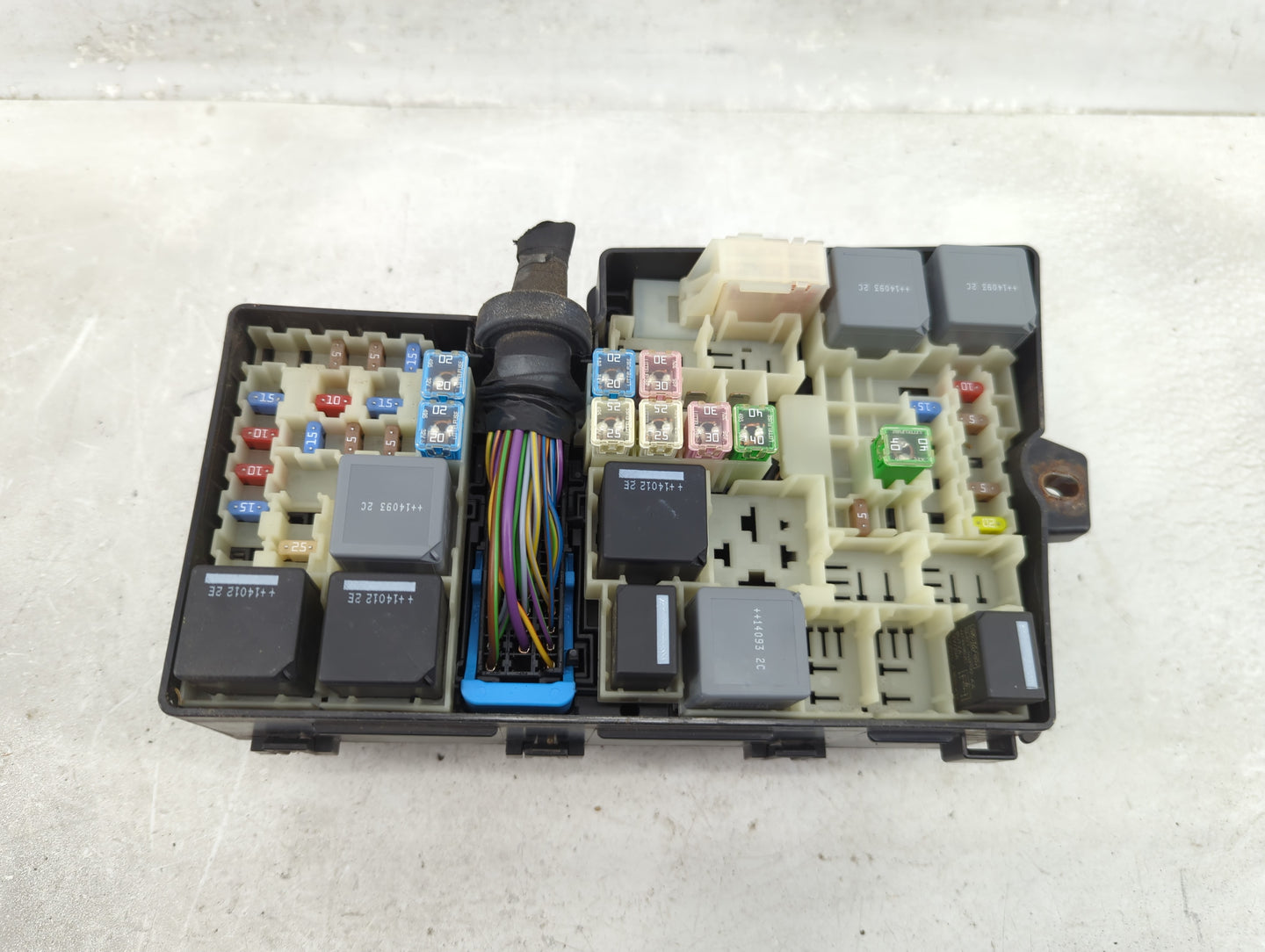 2014 Ford Escape Fusebox Fuse Box Relay Module Tipm - Oemusedautoparts1.com