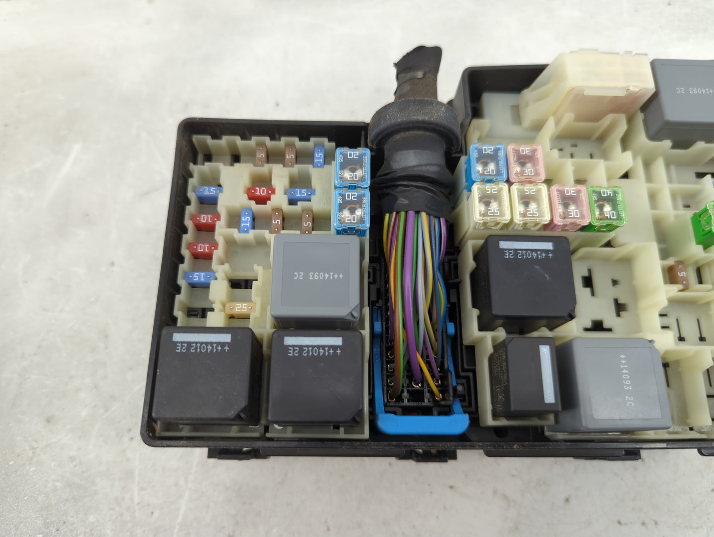 2014 Ford Escape Fusebox Fuse Box Relay Module Tipm - Oemusedautoparts1.com