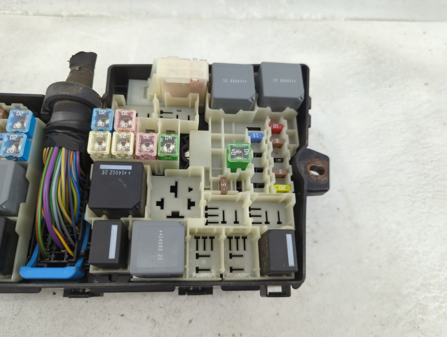 2014 Ford Escape Fusebox Fuse Box Relay Module Tipm - Oemusedautoparts1.com